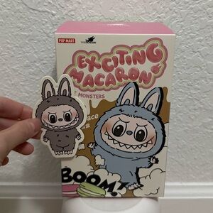 Exciting Macarons Labubu - Sesame Bean (SEALED)